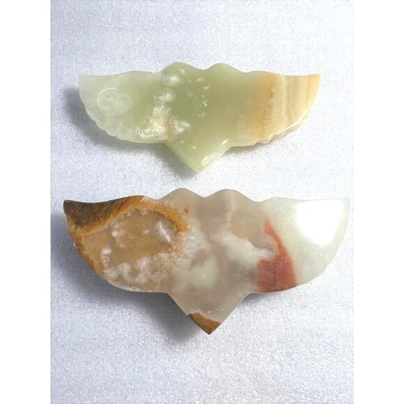 Beautiful Green Onyx Heart with Wings Carving - Your Choice - Picture 2 of 5